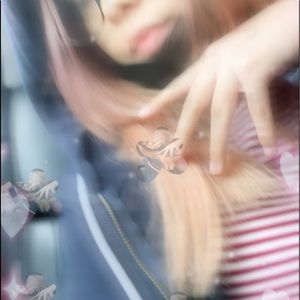 Meet your Posher, Harmony